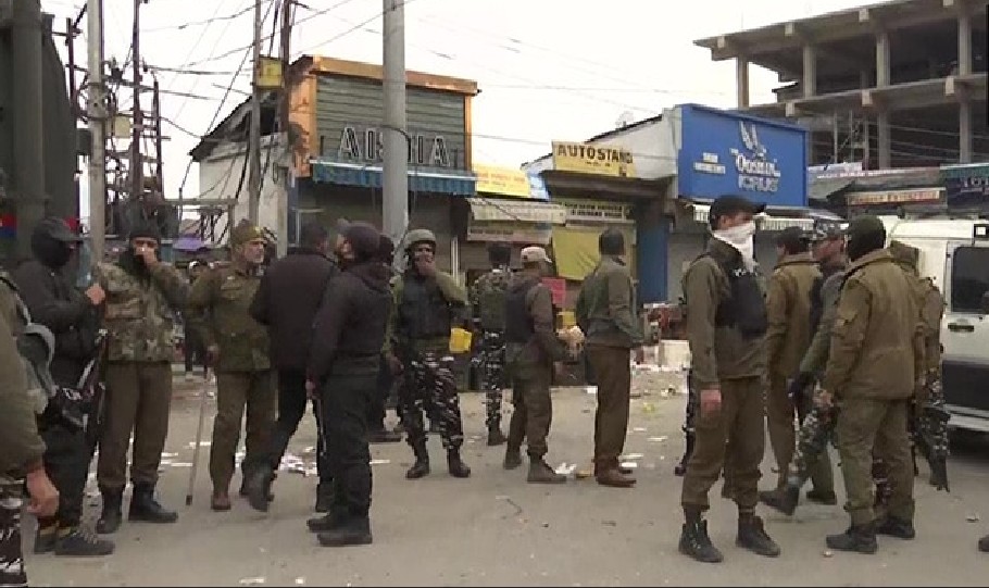 1 killed, 24 hurt as grenade hurled at security forces in Srinagar