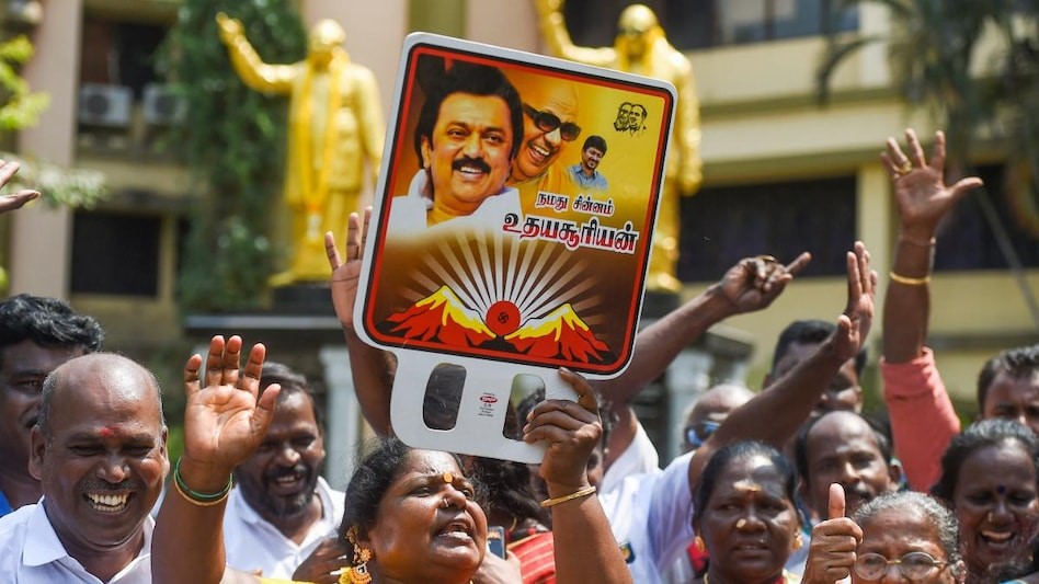Stalin gets tough with rebel DMK councillors; orders them to resign at once