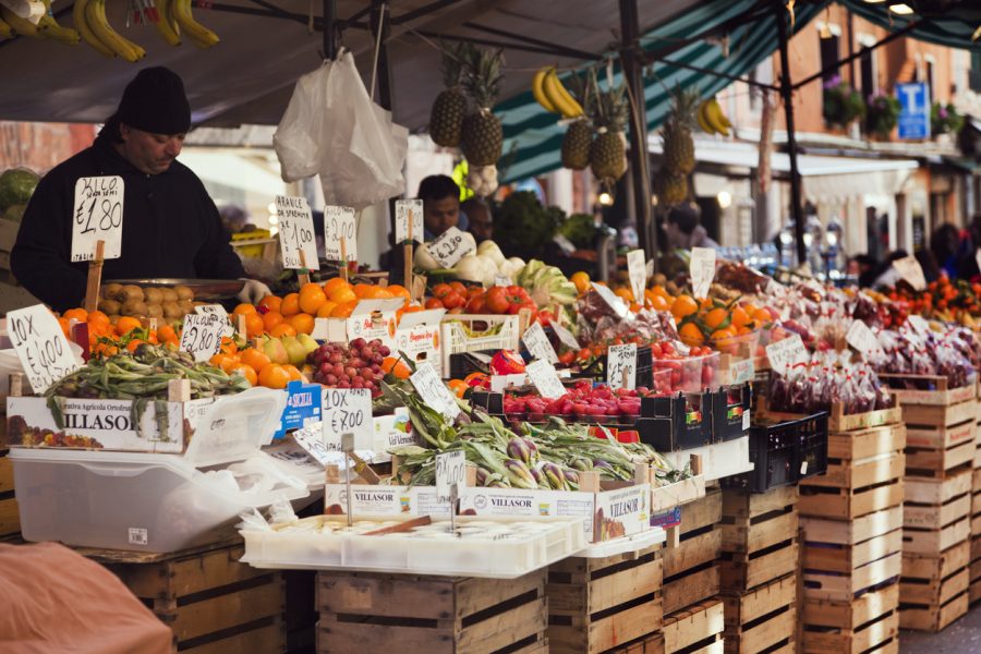 Bengaluru cops accused of inaction on hate post against fruit sellers