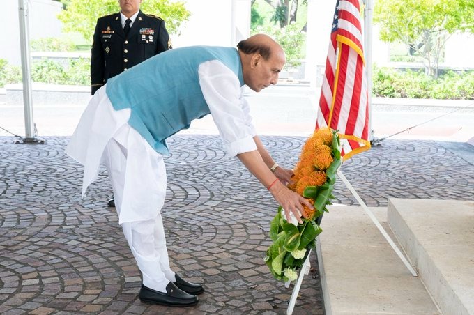 Rajnath Singh pays tributes to Gandhi in Hawaii