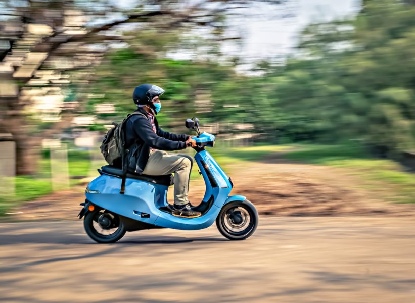 EV two-wheelers will capture 100% market by 2027: Niti Aayog