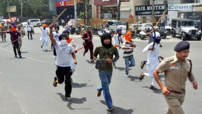 Patiala tensed as Shiv Sainiks, Nihangs clash over Khalistan protest rally