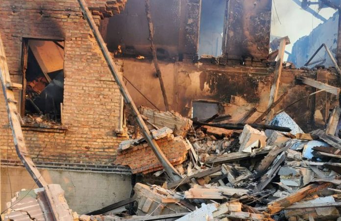 Ukraine school destroyed in Russian attack