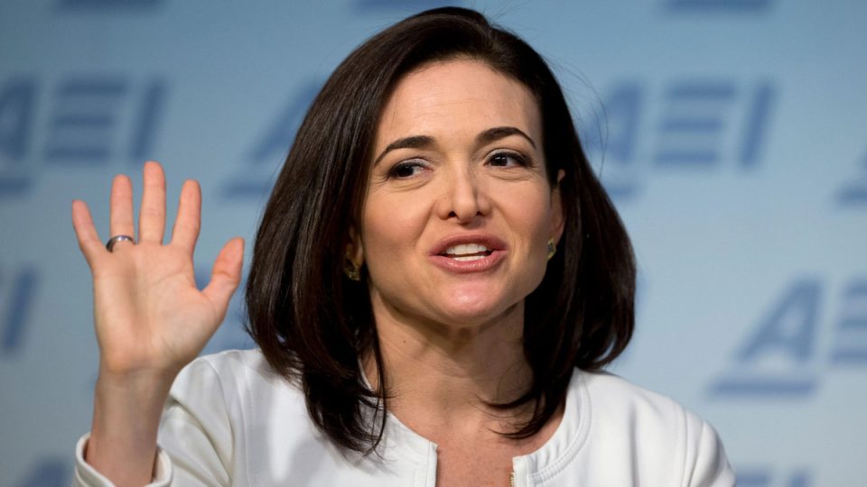 Sheryl Sandberg, Facebooks long time No. 2 executive, steps down