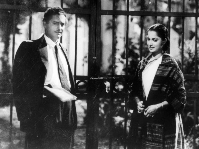 Guru Dutt and Waheeda Rahman in Kaagaz Ke Phool