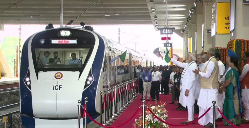 PM Modi inaugurates Vande Bharat train