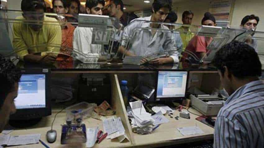 bank clerks, technology in banks