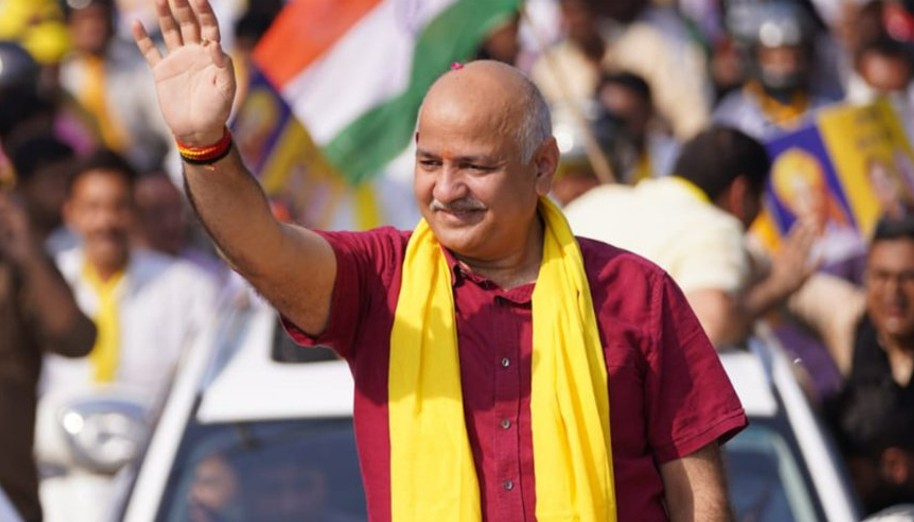 Sisodia attacks Modi: PM being less educated is very dangerous for country