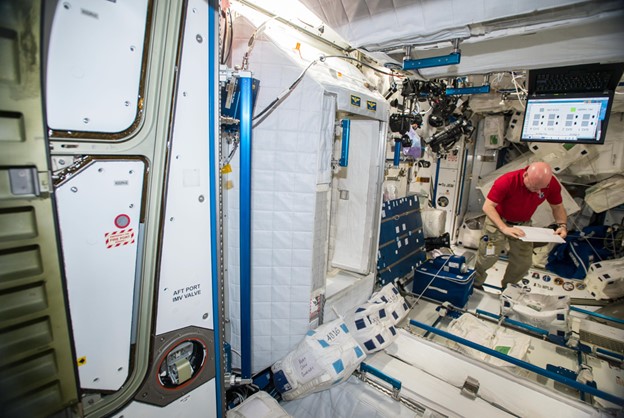 studying microbial interactions on ISS