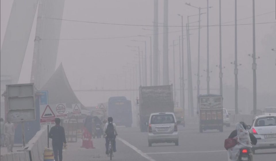 At least one member of 80% Delhi families suffering from pollution ailments: Survey