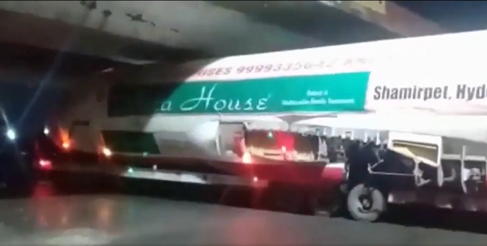 The curious case of an Airbus 320 which got stuck in an underpass