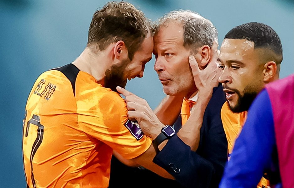 Emotional moment at World Cup: Daley Blind celebrates goal with father