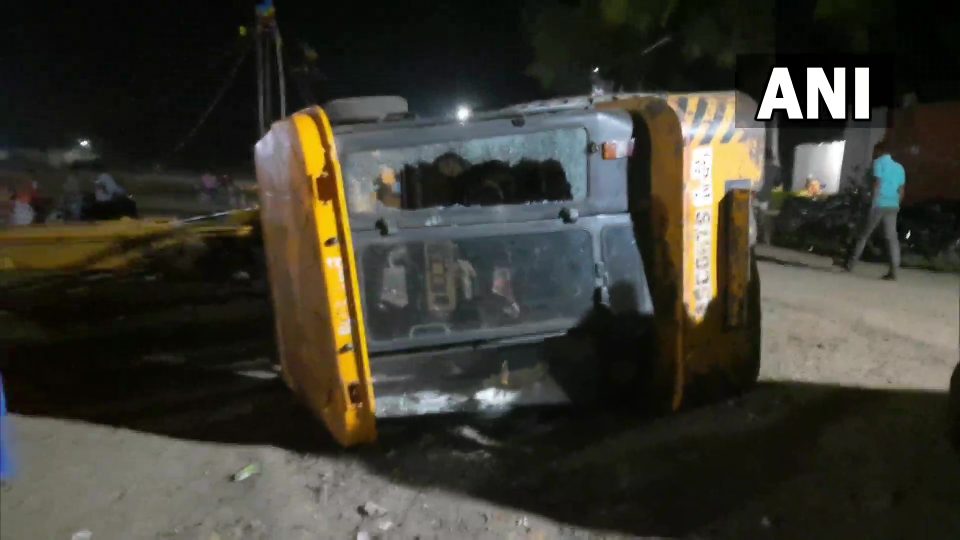 Crane collapses in Tamil Nadus Ranipet