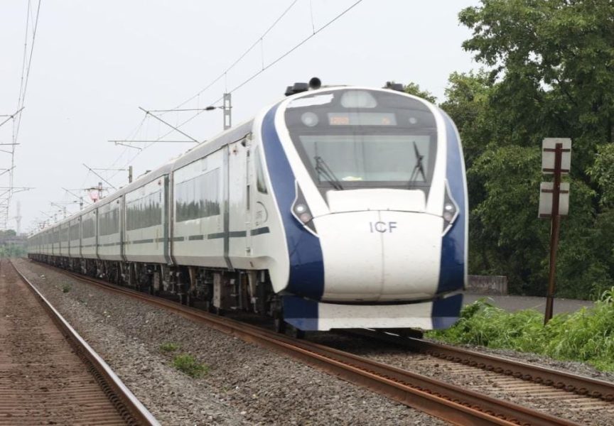 Vande Bharat Express, Vande Bharat Express got bombared with stones, Vande Bharat Express attacked with stones makes Congress to have an deep probe over the incident by NIA,Vande Bharat Express attacked, Bengals Malda, Vande Bharat Express in West Bengal, Congress in West Bengal, West Bengal