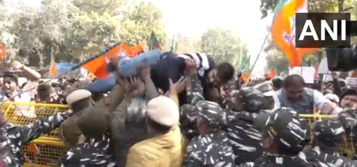 Massive BJP demonstration against Kejriwal for Delhi liquor policy scandal