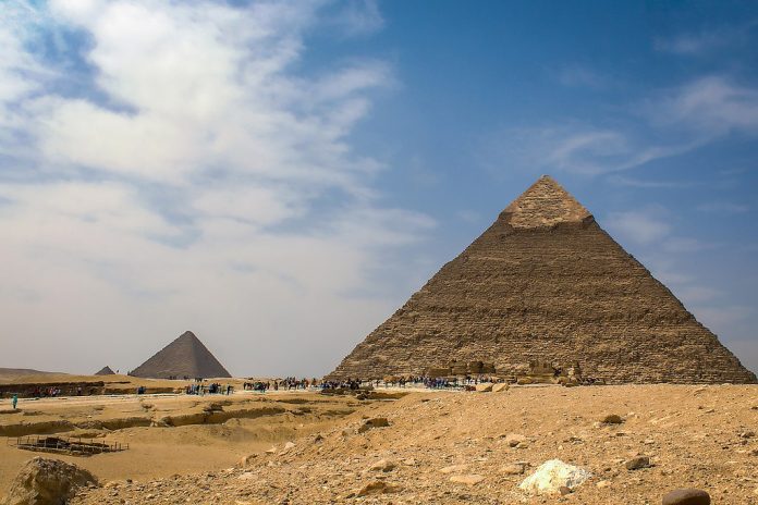 Giza pyramid, fossils