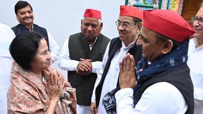 New front for 2024 elections, says Akhilesh Yadav after meeting Mamata in Kolkata