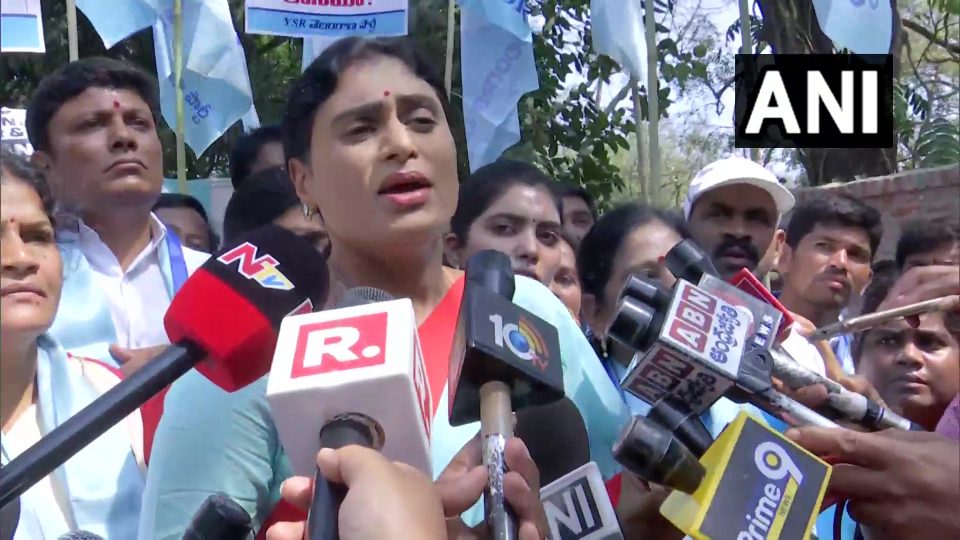 YSRTP leader YS Sharmila arrested during protest against Telangana govt