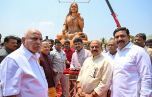 Akka Mahadevi statue