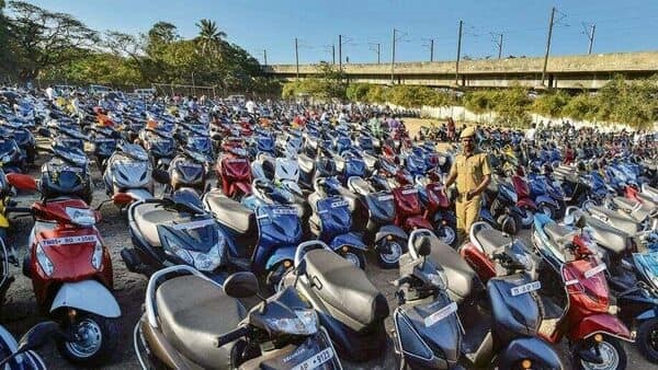 two-wheeler production in India