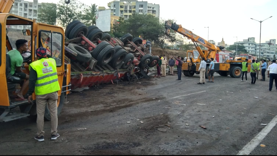 Maharashtra: 4 killed, 18 injured as truck rams bus in Pune