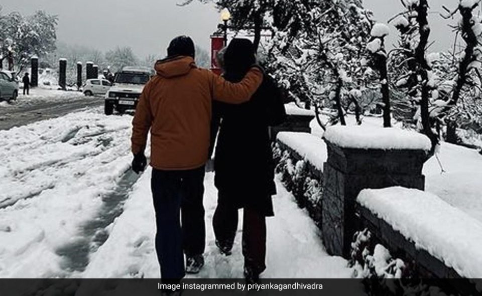 Priyanka Gandhi shares heart-warming picture of Rahul and her on Siblings Day