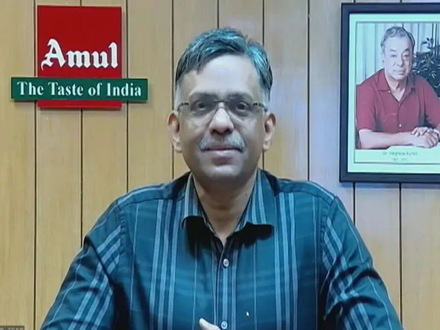 No competition with Nandini; to sell milk, curd online only in Bengaluru: Amul MD