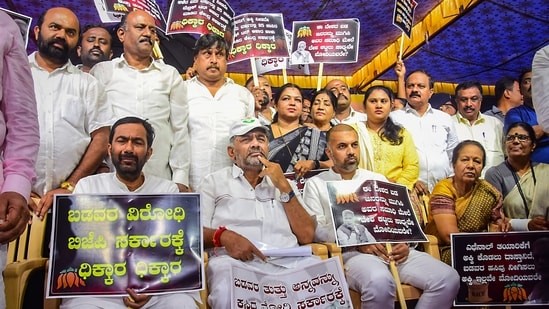 Congress stages demonstration against Centre not supplying rice in B