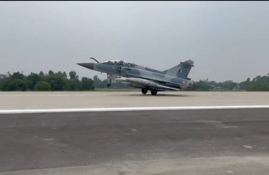 IAF jet, Purvanchal Expressway