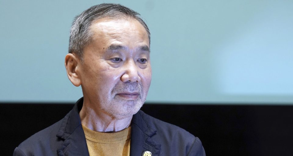 Author Murakami bitter about redevelopment of historic Tokyo park