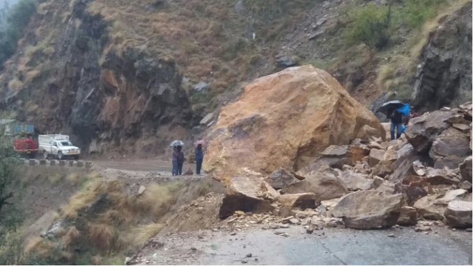 Landslides bring Jammu-Srinagar highway traffic to standstill