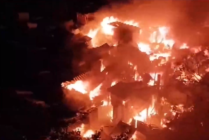 Massive fire in clothing market in Bengals Howrah district