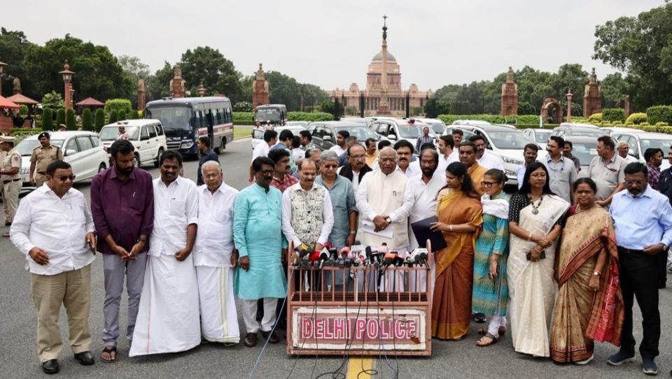 Manipur, INDIA alliance meets President