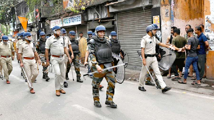 Manipur, Imphal, Mothers Protest, curfew