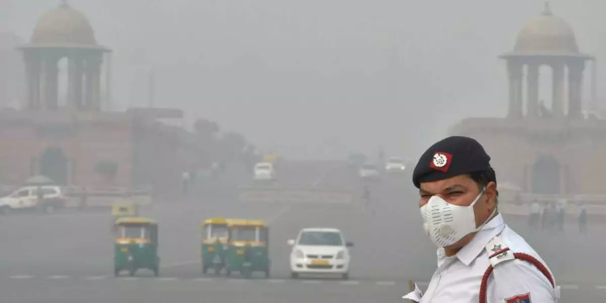 Dense fog, Delhi, cold wave, trains delayed