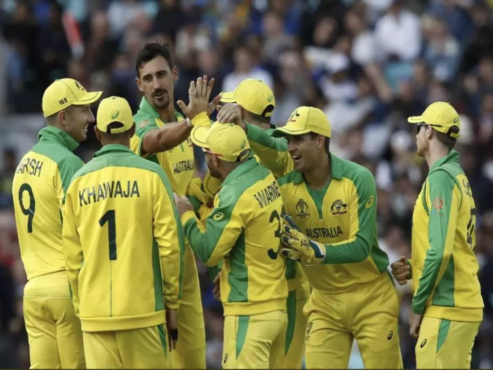Khawaja and Starc star as Australia thump New Zealand in World Cup