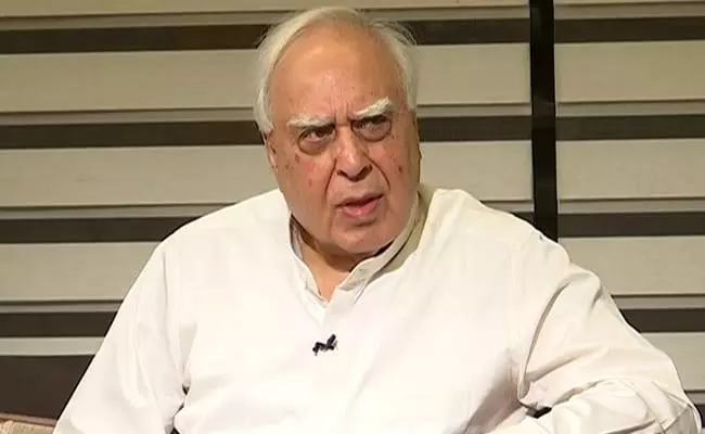 SBI plea on electoral bonds: Sibal stresses SCs duty to uphold its dignity