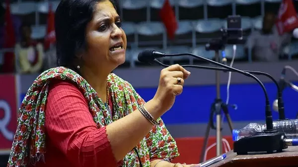 SC lets Teesta Setalvad travel to Amsterdam for film festival