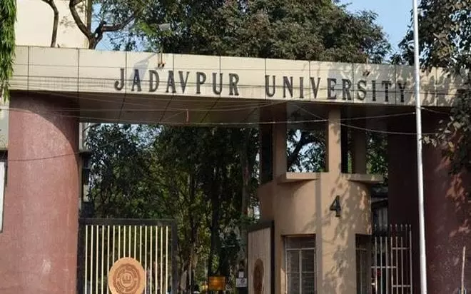 Jadavpur University, Babul Supriyo, ABVP, Mamata Banerjee
