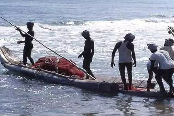 15 TN fishermen freed from Lankan prison return home