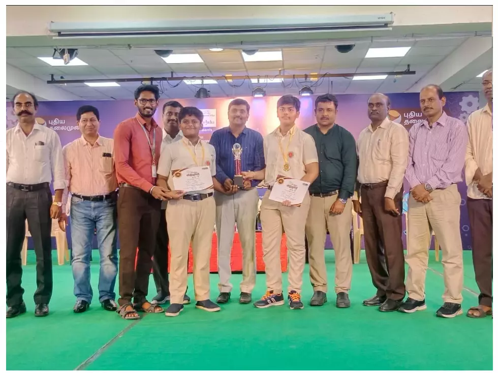 Winners of Puducherry edition of Veettukku Oru Vignani