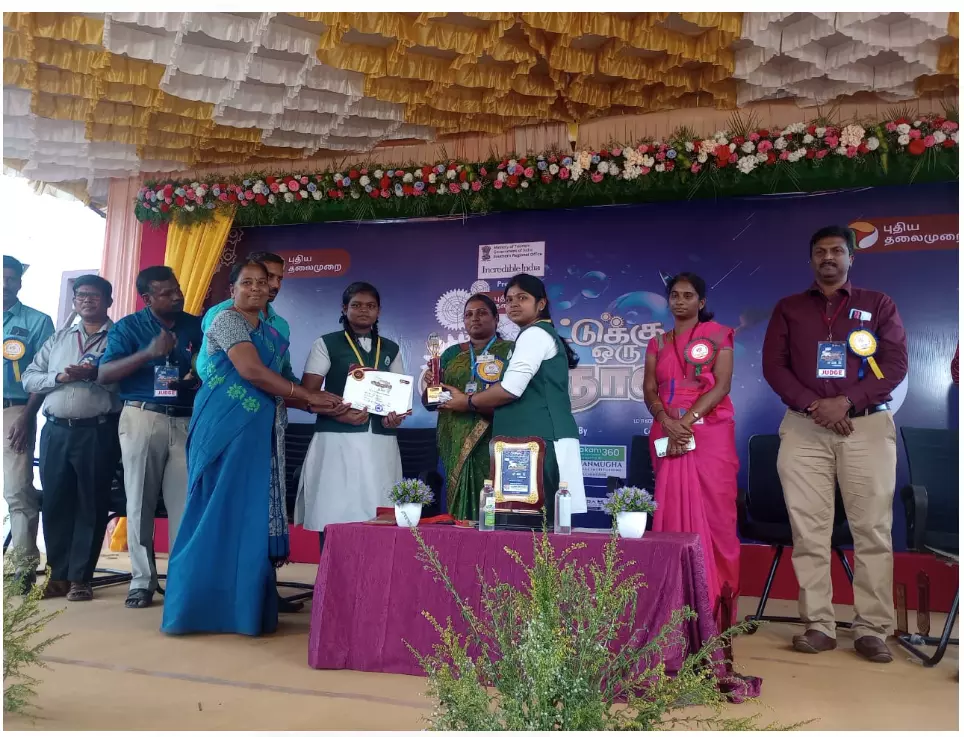 Winners of Erode edition of Veettukku Oru Vignani