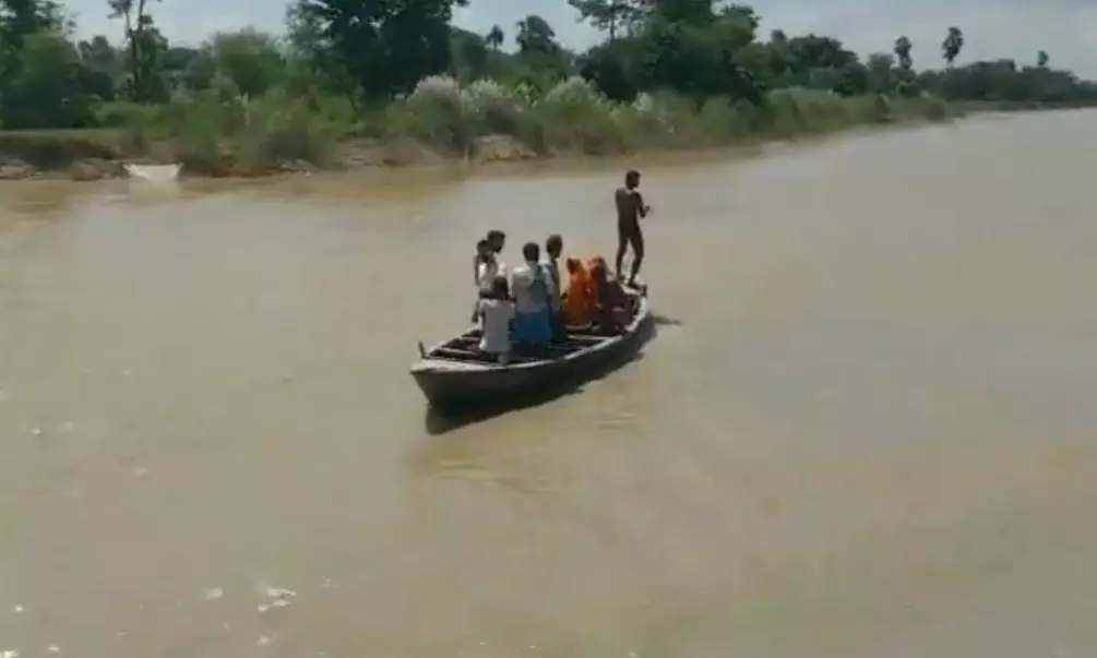 Boat capsizes in Bihar, 10 children go missing