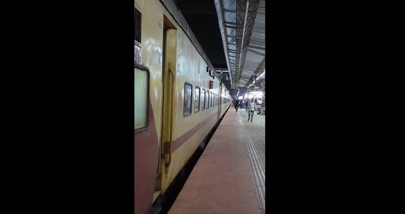 UP: Train halted for over 3 hrs at Tundla station after bomb scare hoax