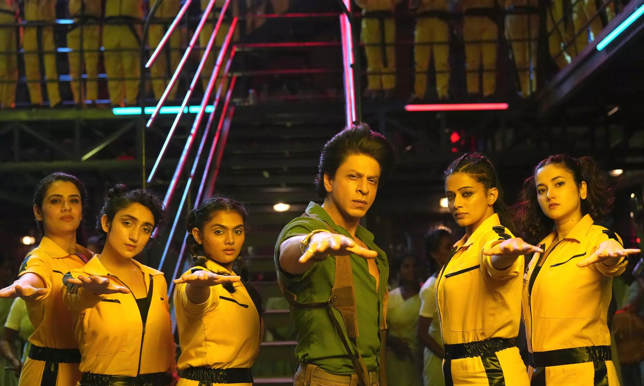 SRK has broken South-Bollywood barrier, says fangirl Priyamani