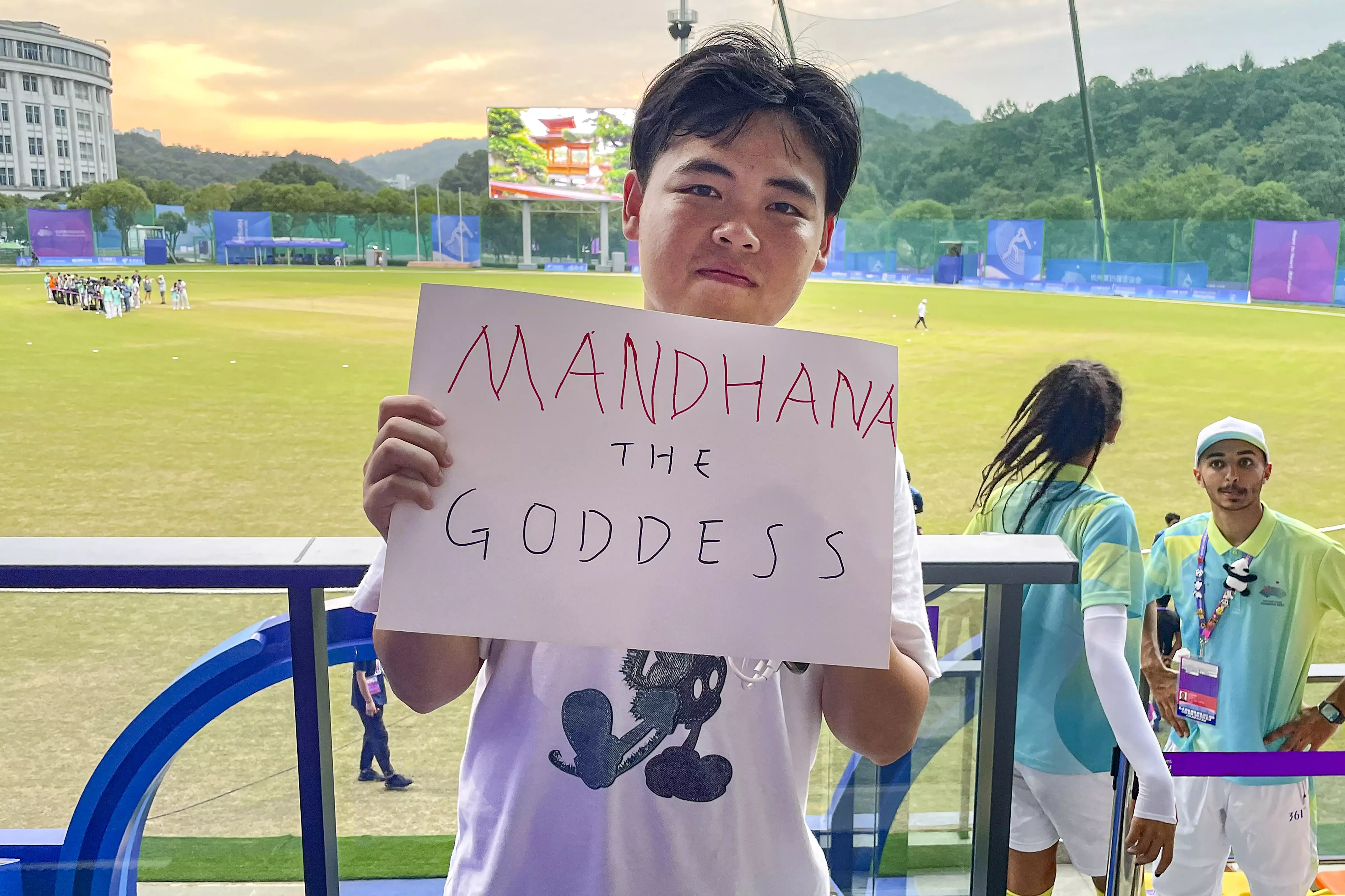 Asian Games, Smriti Mandhana, Smriti Mandhanas Chinese fan