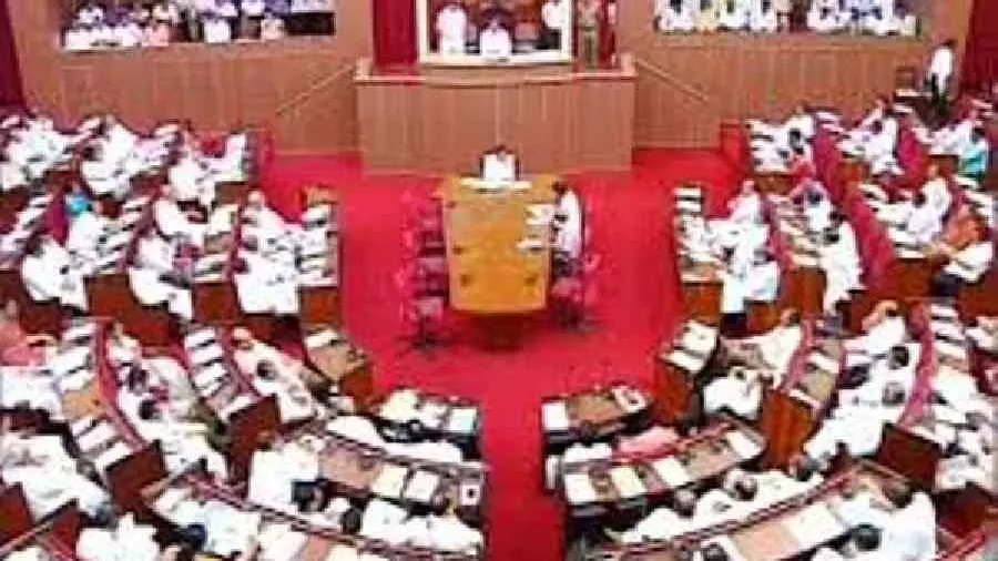 High drama unfolds in Odisha assembly as suspended Cong MLAs refuse to leave House High drama unfolds in Odisha assembly as suspended Cong MLAs refuse to leave House