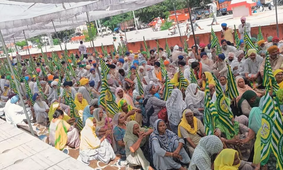 Punjab farmers rail roko stir enters third day; commuters bear the brunt