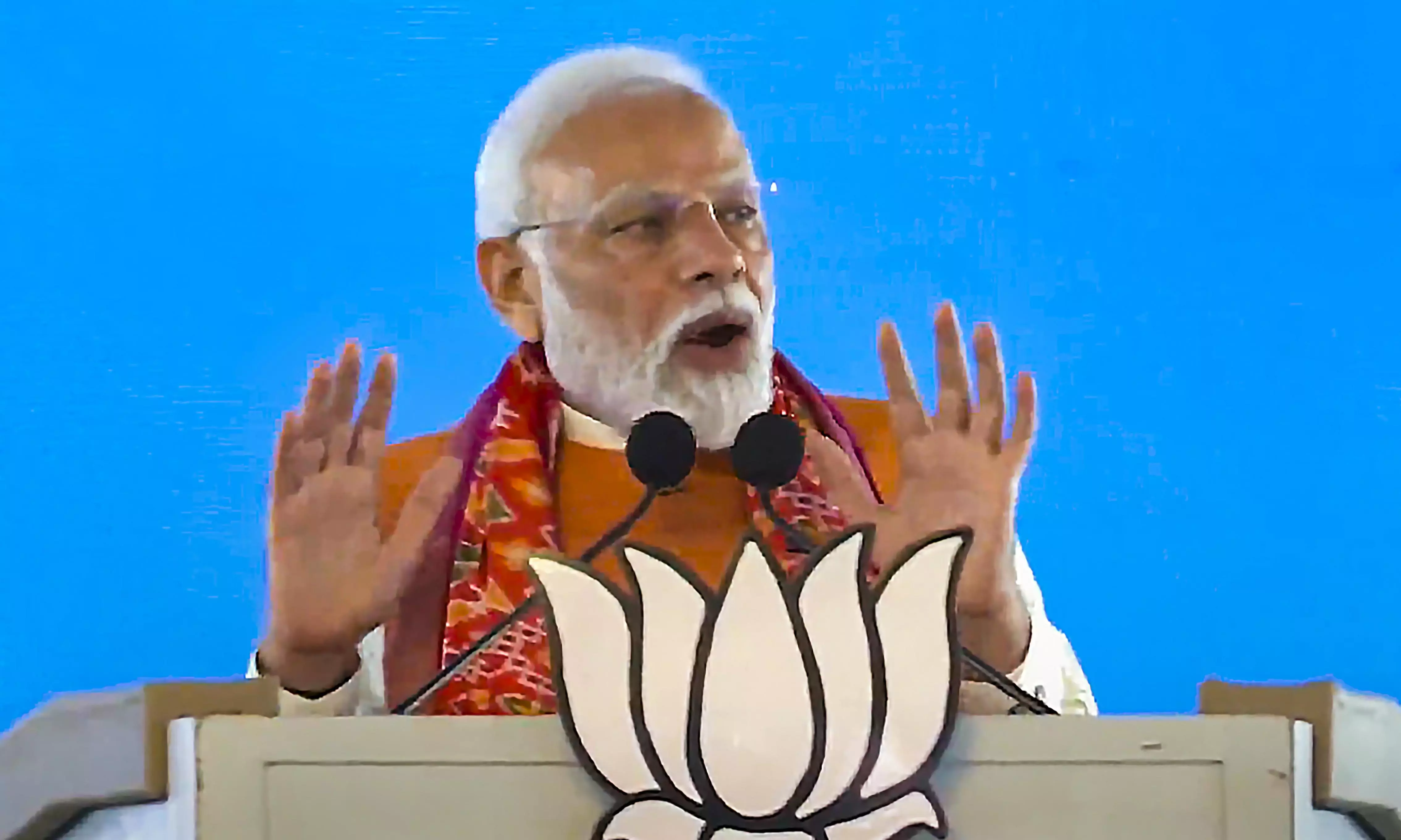 Telangana wants change, a transparent and honest govt: Modi