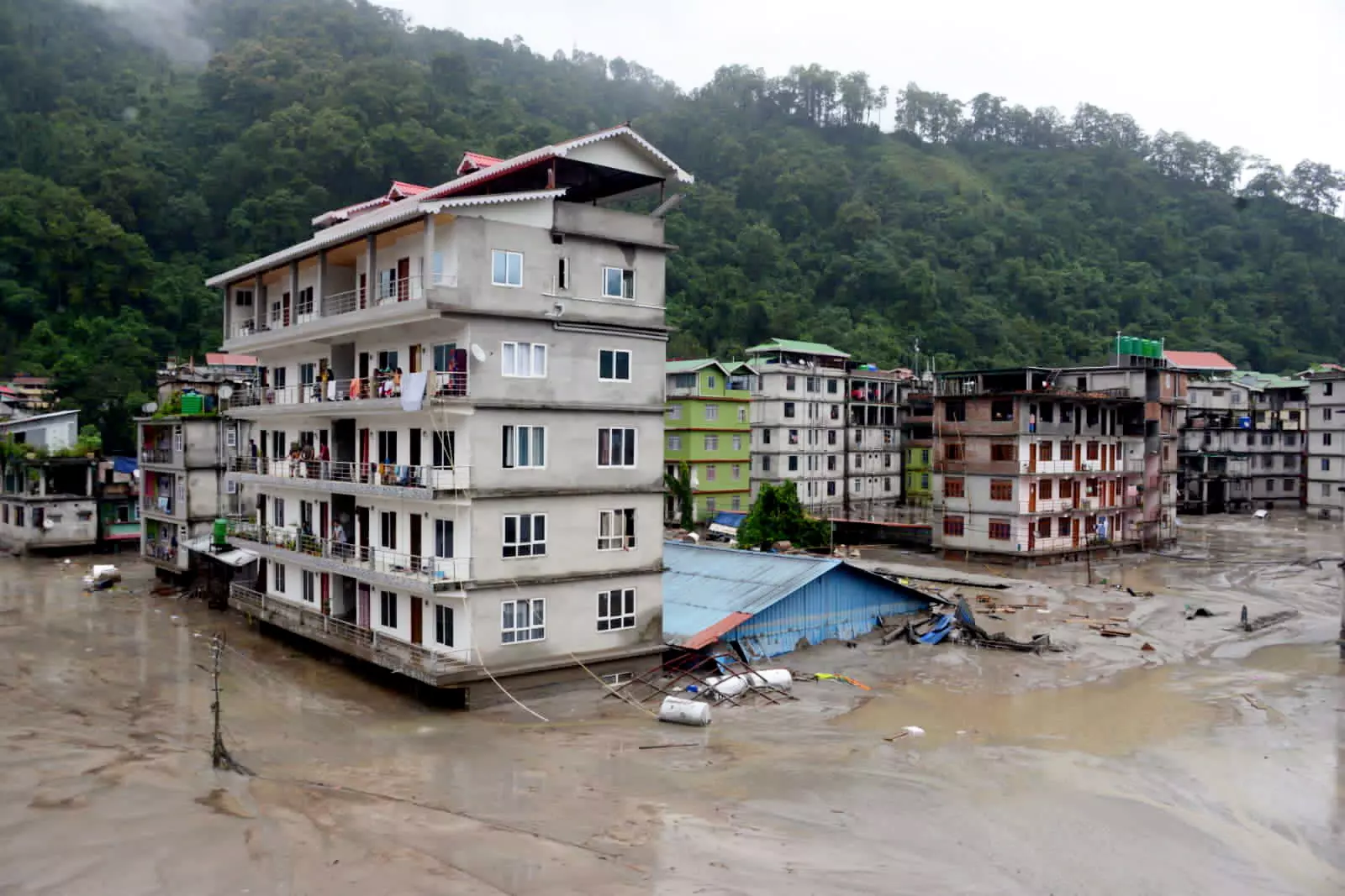 Sikkim flash floods | 14 dead, more than 100 missing, 3,000 tourists stranded